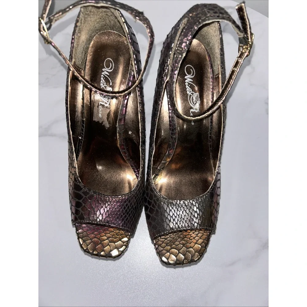Tony‎ Bowls Platform Stiletto Heels Wild Rose Metallic Snakeskin Size 7